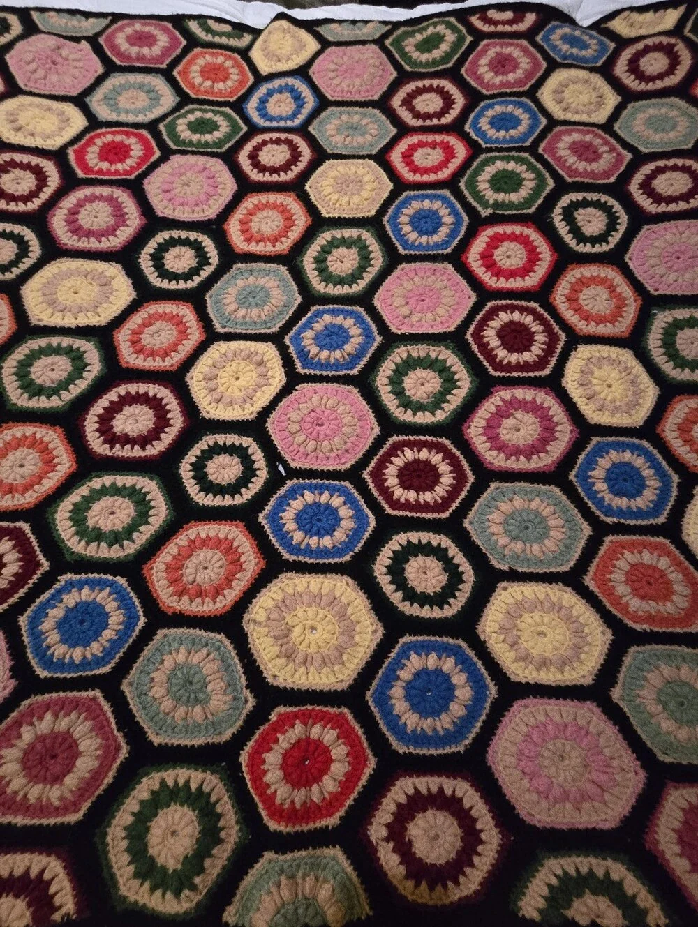 VTG Granny Square Afghan Handmade TIGHT Crochet Hexagon SZ Queen COTTAGE 71